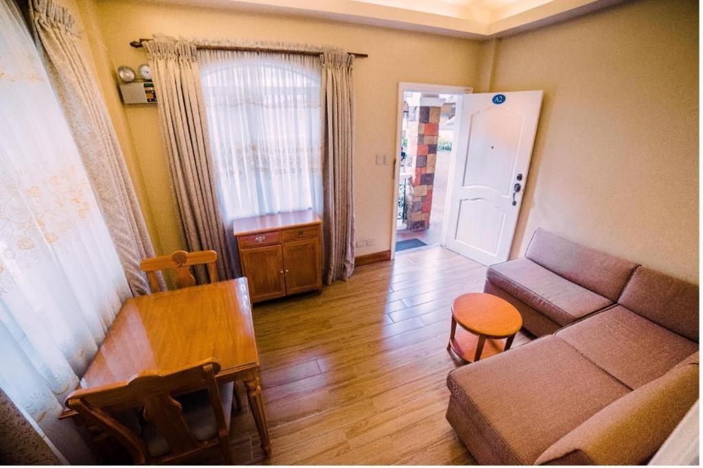 Moonbay Marina The Villas Olongapo Εξωτερικό φωτογραφία