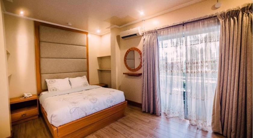 Moonbay Marina The Villas Olongapo Εξωτερικό φωτογραφία