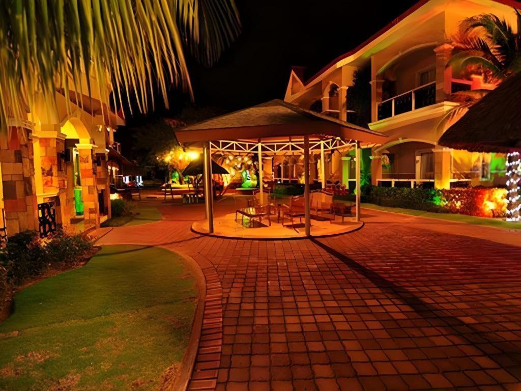 Moonbay Marina The Villas Olongapo Εξωτερικό φωτογραφία